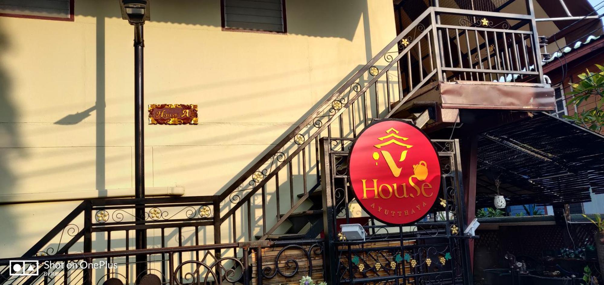 V House Hotel Phranakhonszi Ajutthaja Kültér fotó